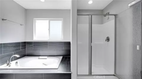 Bath - 9040 10th Ave, Hesperia, CA 92345 photo 3 of 4