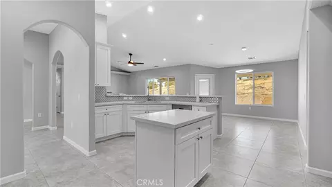 Entry Way - 9040 10th Ave, Hesperia, CA 92345 photo 8 of 10