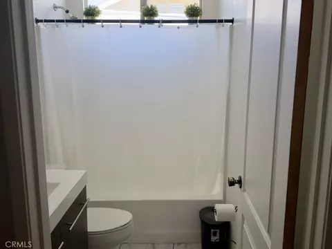 Bath - 17808 Stevens, Adelanto, CA 92301 photo 1 of 1