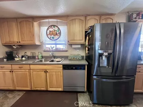 Kitchen - 34646 L St, Barstow, CA 92311 photo 3 of 5