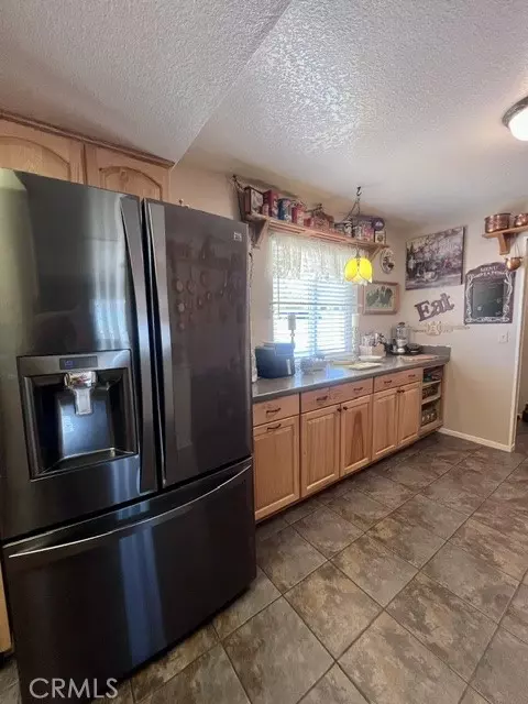 Kitchen - 34646 L St, Barstow, CA 92311 photo 4 of 5