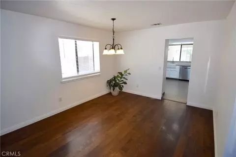 Living - 13253 Pocono, Apple Valley, CA 92308 photo 2 of 4