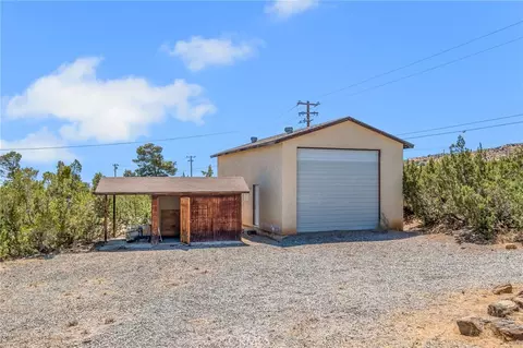 Exterior - 2722 Arrowhead, Pinon Hills, CA 92372 photo 2 of 6