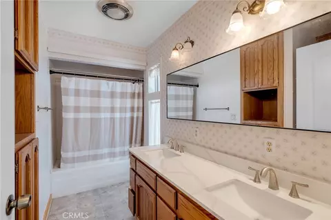 Bath - 2722 Arrowhead, Pinon Hills, CA 92372 photo 2 of 2