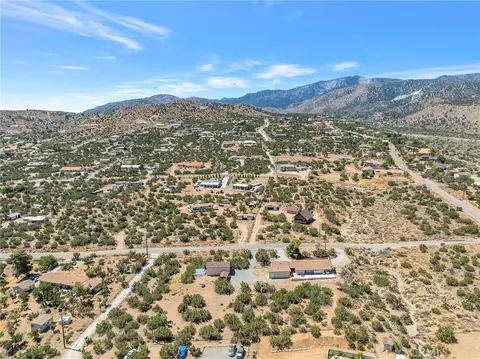 View/Area - 2722 Arrowhead, Pinon Hills, CA 92372 photo 3 of 4