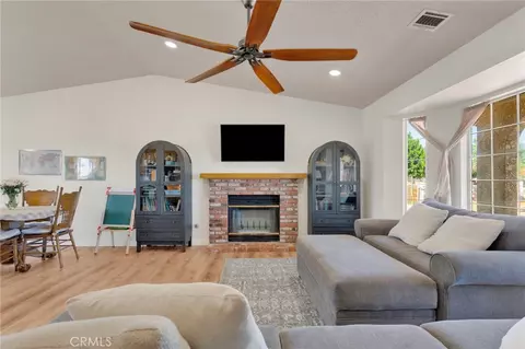 21930 Mohican Ave, Apple Valley, CA 92307 photo 5