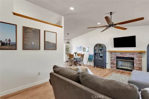 21930 Mohican Ave, Apple Valley, CA 92307 photo 6