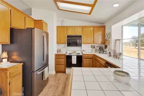 21930 Mohican Ave, Apple Valley, CA 92307 photo 12