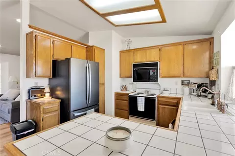 21930 Mohican Ave, Apple Valley, CA 92307 photo 13