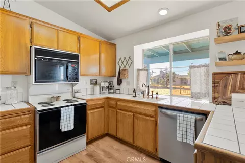 21930 Mohican Ave, Apple Valley, CA 92307 photo 11