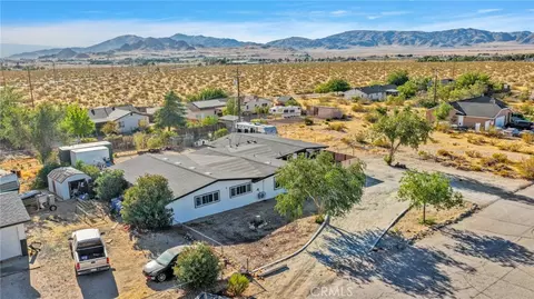 View/Area - 9996 Estrada, Lucerne Valley, CA 92356 photo 4 of 11
