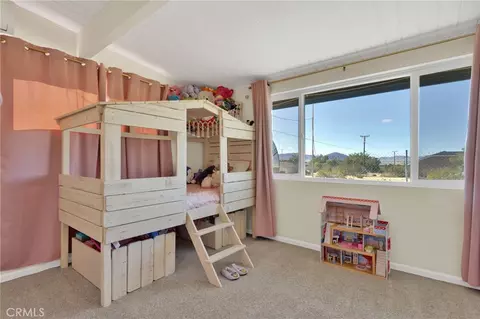 Bedroom - 9996 Estrada, Lucerne Valley, CA 92356 photo 6 of 7