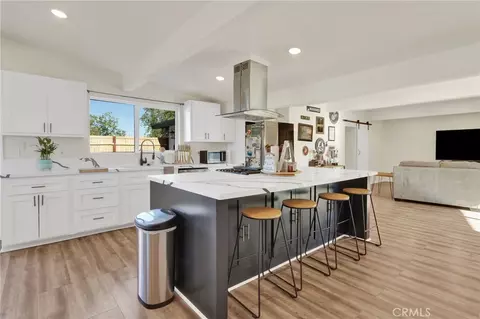 Kitchen - 9996 Estrada, Lucerne Valley, CA 92356 photo 3 of 6