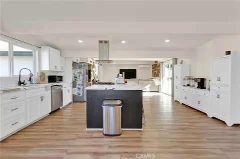 Kitchen - 9996 Estrada, Lucerne Valley, CA 92356 photo 6 of 6