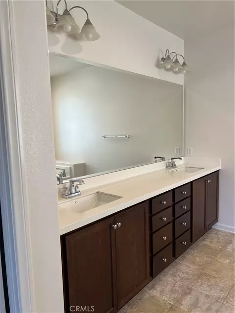 Bath - 1628 Dodson Ln, Beaumont, CA 92223 photo 3 of 3