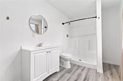 Bath - 15037 Miami, Apple Valley, CA 92307 photo 6 of 9