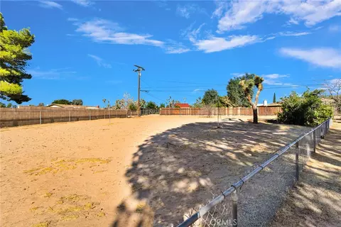Exterior - 13150 Quapaw, Apple Valley, CA 92308 photo 4 of 4