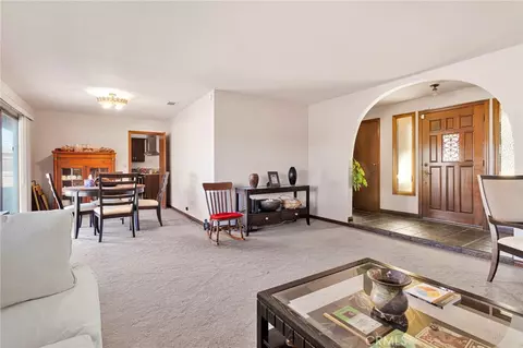 Entry Way - 13150 Quapaw, Apple Valley, CA 92308 photo 2 of 3