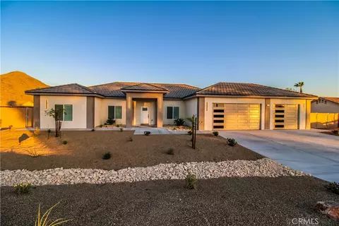 19299 Roanoke Rd, Apple Valley, CA 92307