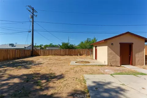 Exterior - 15935 Live Oak, Hesperia, CA 92345 photo 3 of 6