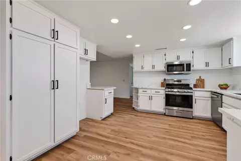 Kitchen - 17129 Birch, Hesperia, CA 92345 photo 5 of 6