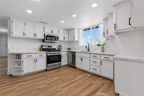 Kitchen - 17129 Birch, Hesperia, CA 92345 photo 6 of 6