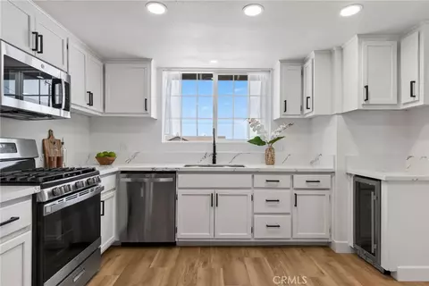 Kitchen - 17129 Birch, Hesperia, CA 92345 photo 4 of 6