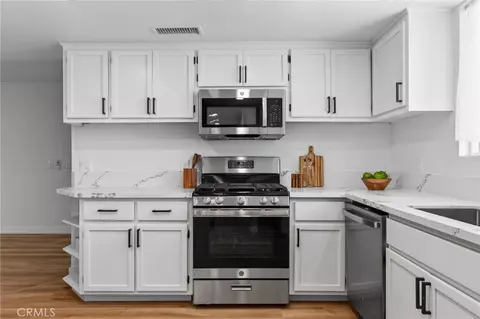 Kitchen - 17129 Birch, Hesperia, CA 92345 photo 3 of 6