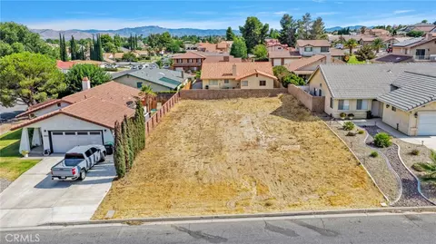 17815 Vista Pt, Victorville, CA 92395