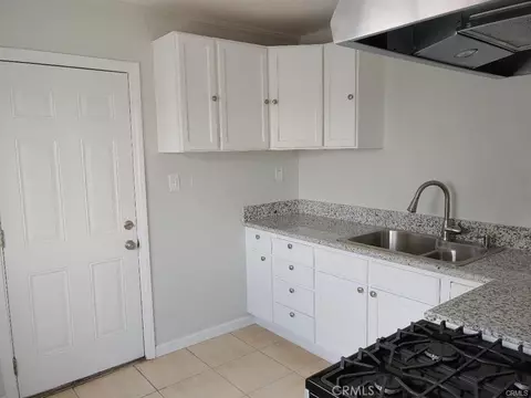 515 Pallesi, Barstow, CA 92311 photo 2