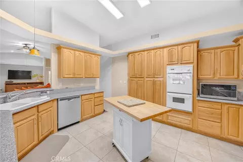 Kitchen - 26760 Cinch, Helendale, CA 92342 photo 1 of 2