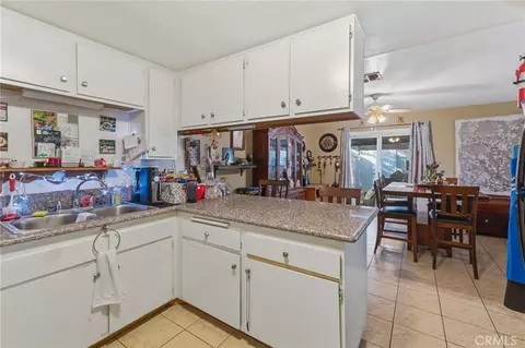 Kitchen - 8439 Sunset Trl #B, Rancho Cucamonga, CA 91730 photo 4 of 4