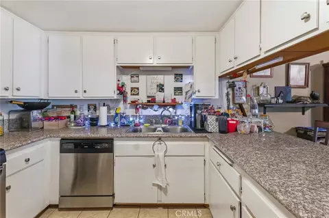 Kitchen - 8439 Sunset Trl #B, Rancho Cucamonga, CA 91730 photo 2 of 5