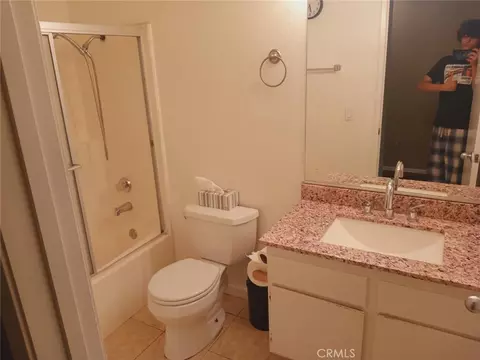 Bath - 8439 Sunset Trl #B, Rancho Cucamonga, CA 91730 photo 2 of 4