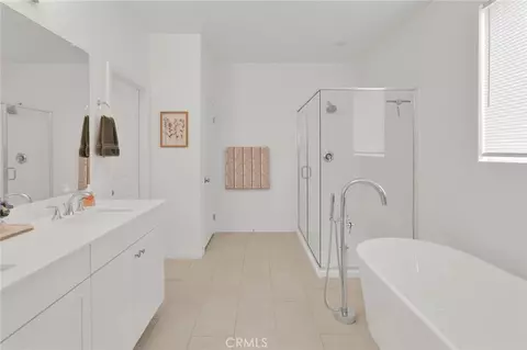Bath - 14168 Georgetown, Hesperia, CA 92344 photo 2 of 5