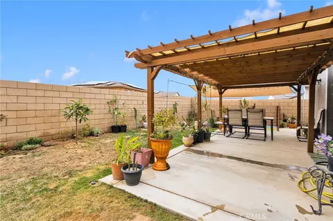 Exterior - 14168 Georgetown, Hesperia, CA 92344 photo 6 of 14