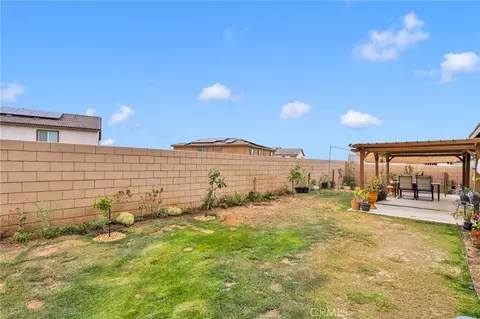 Exterior - 14168 Georgetown, Hesperia, CA 92344 photo 9 of 14