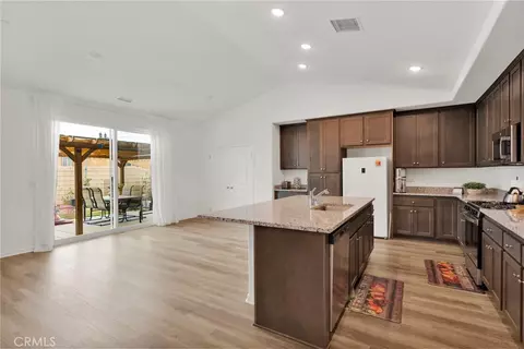 Entry Way - 14168 Georgetown, Hesperia, CA 92344 photo 3 of 10
