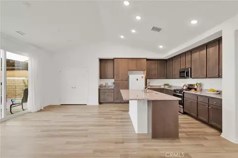 Entry Way - 14168 Georgetown, Hesperia, CA 92344 photo 2 of 10