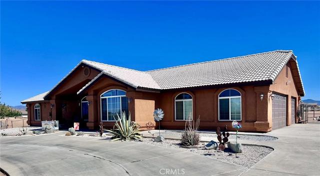 13565 Farmington St, Oak Hills, CA 92344