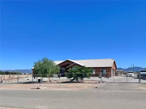 13565 Farmington St, Oak Hills, CA 92344 photo 4