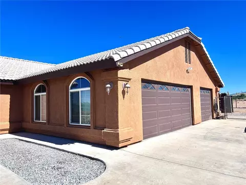 13565 Farmington St, Oak Hills, CA 92344 photo 8
