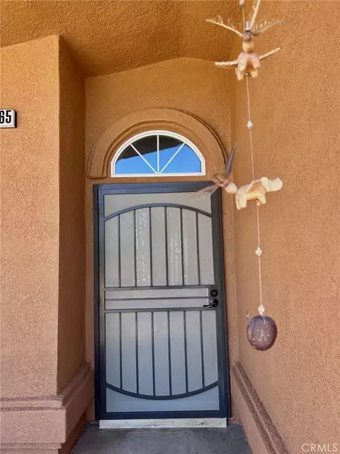 13565 Farmington St, Oak Hills, CA 92344 photo 2