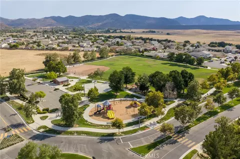View/Area - 575 Feeder, Hemet, CA 92543 photo 7 of 8