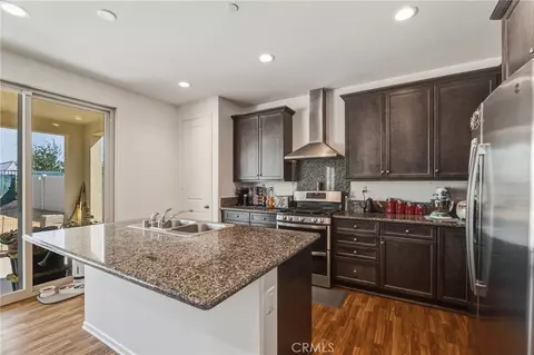 Kitchen - 575 Feeder, Hemet, CA 92543 photo 3 of 4
