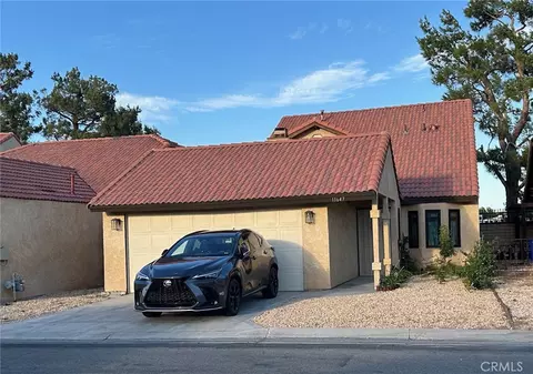 Exterior - 11647 Pepper Ln, Apple Valley, CA 92308 photo 4 of 5