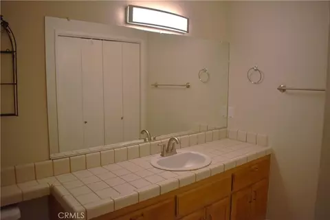 Bath - 11647 Pepper Ln, Apple Valley, CA 92308 photo 3 of 4