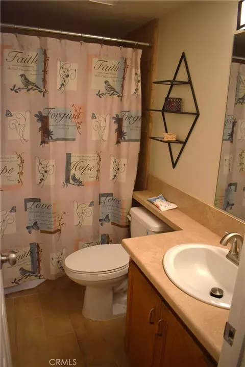 Bath - 11647 Pepper Ln, Apple Valley, CA 92308 photo 1 of 4