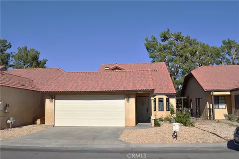 Exterior - 11647 Pepper Ln, Apple Valley, CA 92308 photo 2 of 5