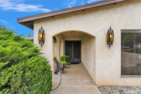 17994 Pine St, Hesperia, CA 92345 photo 6